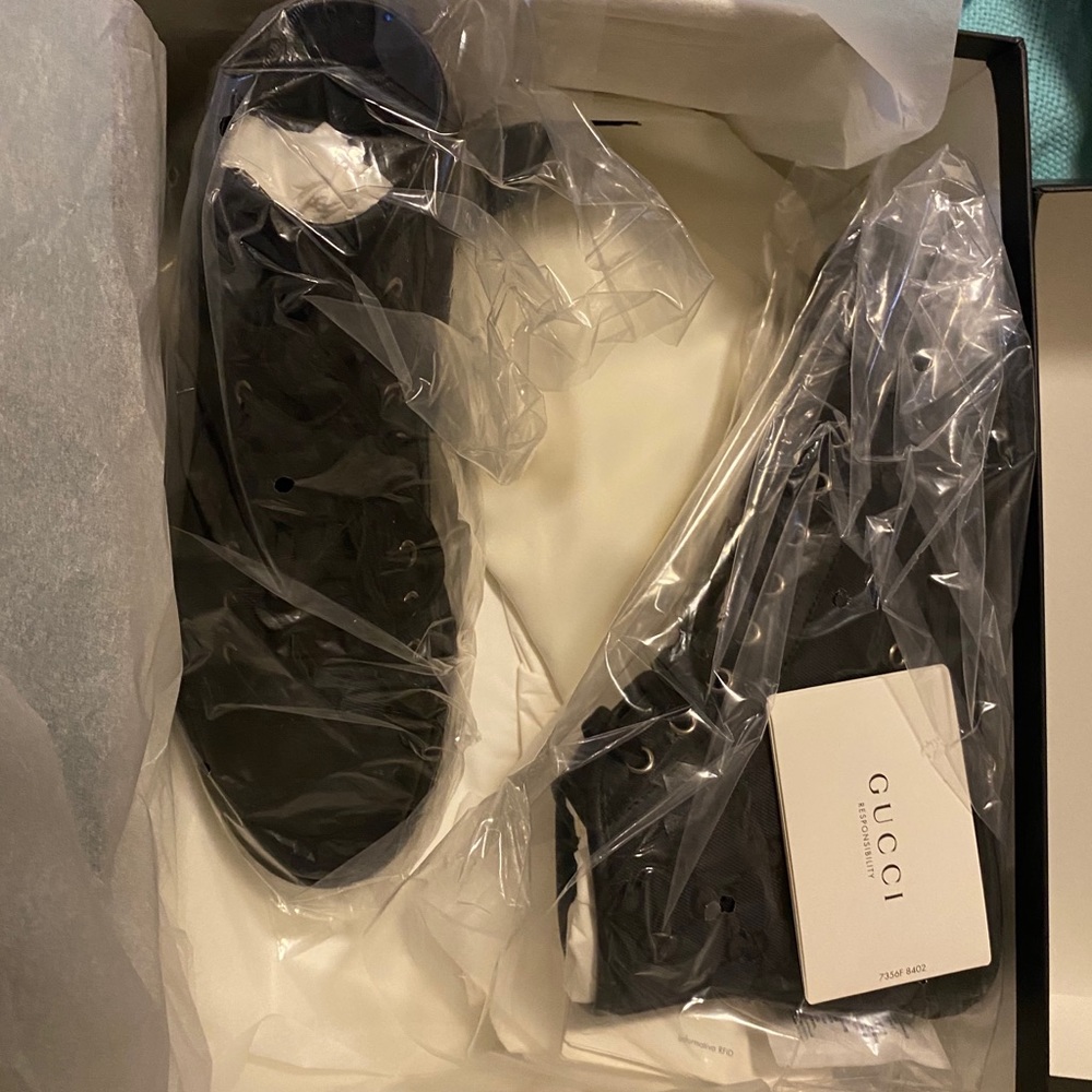 Authentic Gucci - Picture 5 of 5